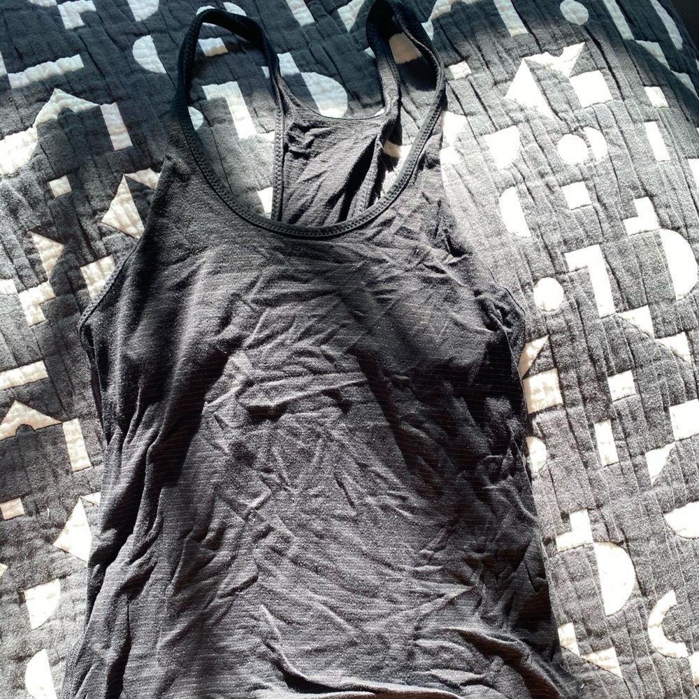 Lululemon black tank top size 4